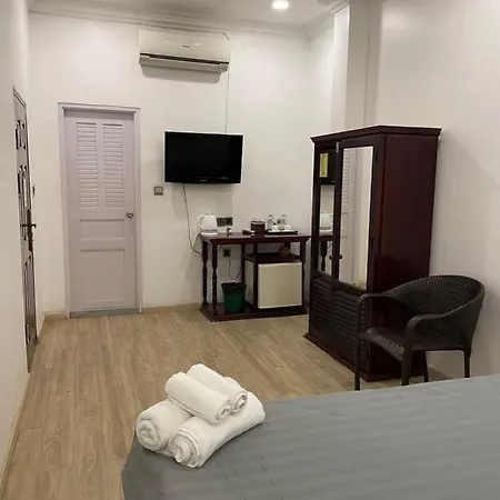 4 Rivers Hotel Phnom Penh Exterior photo