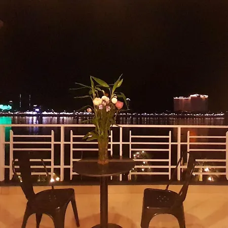 4 Rivers Hotel Phnom Penh Exterior photo