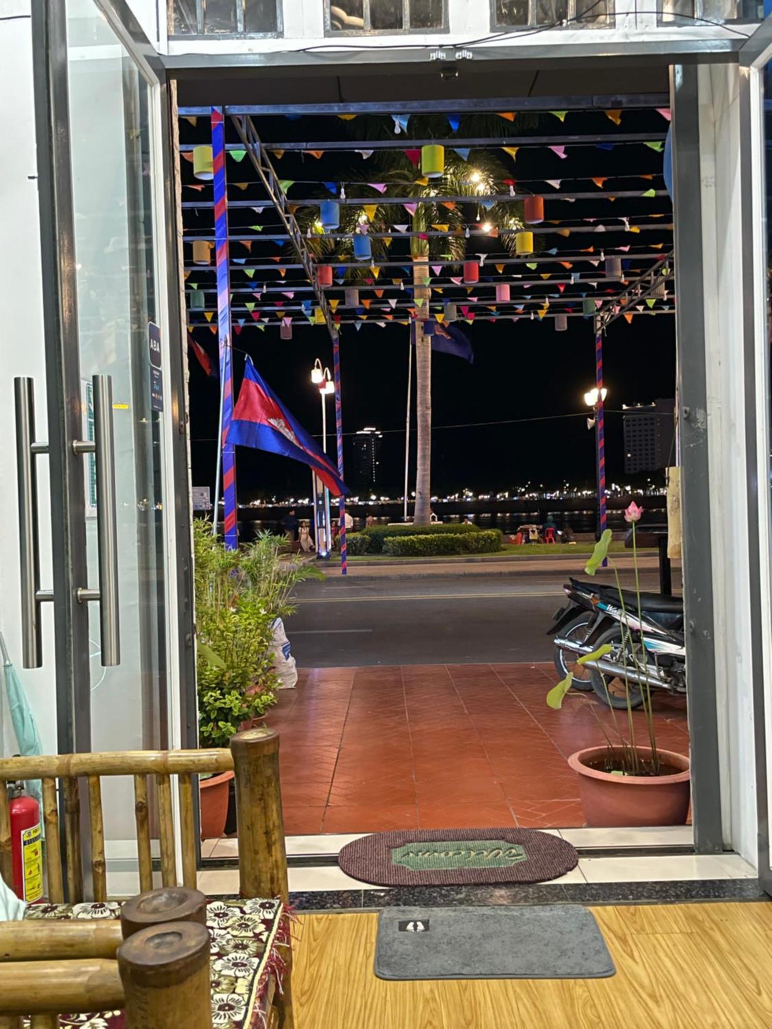 4 Rivers Hotel Hotel