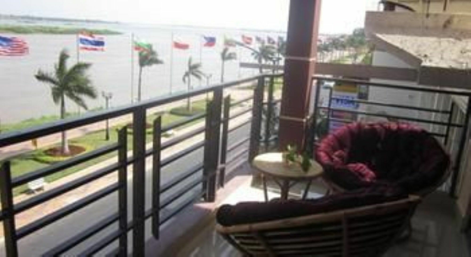 4 Rivers Hotel 3*